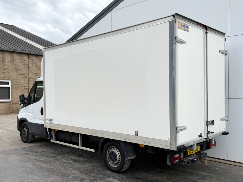 243063706-100-1.jpg