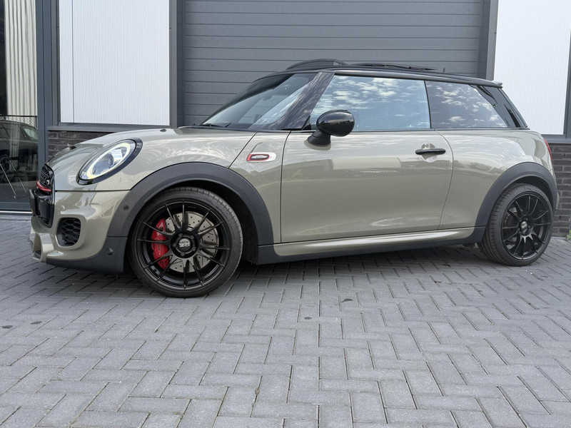 817543248-100