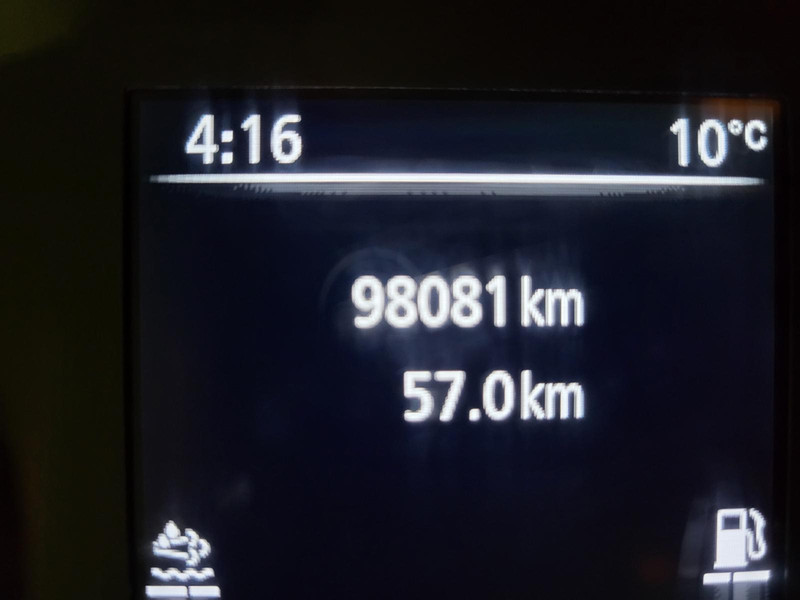 36975894-8.jpg