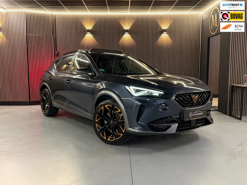 896761656-100