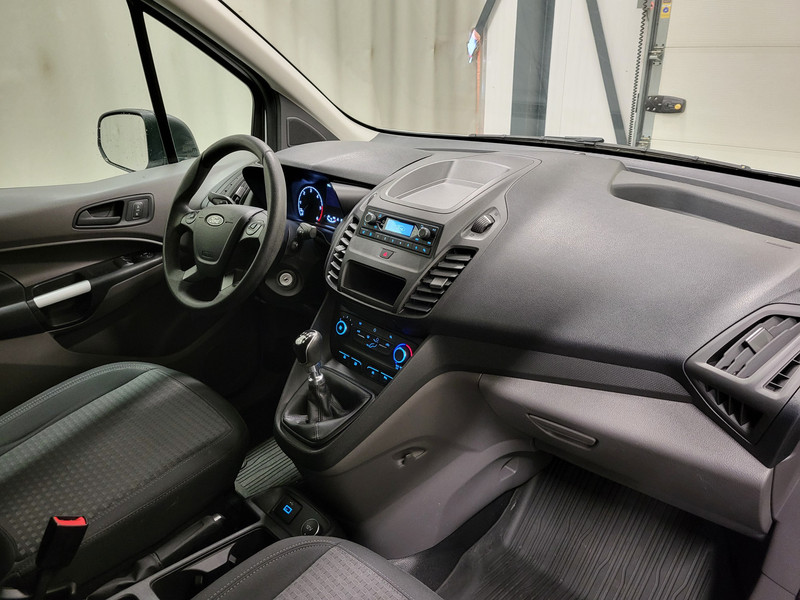 39322540-6.jpg