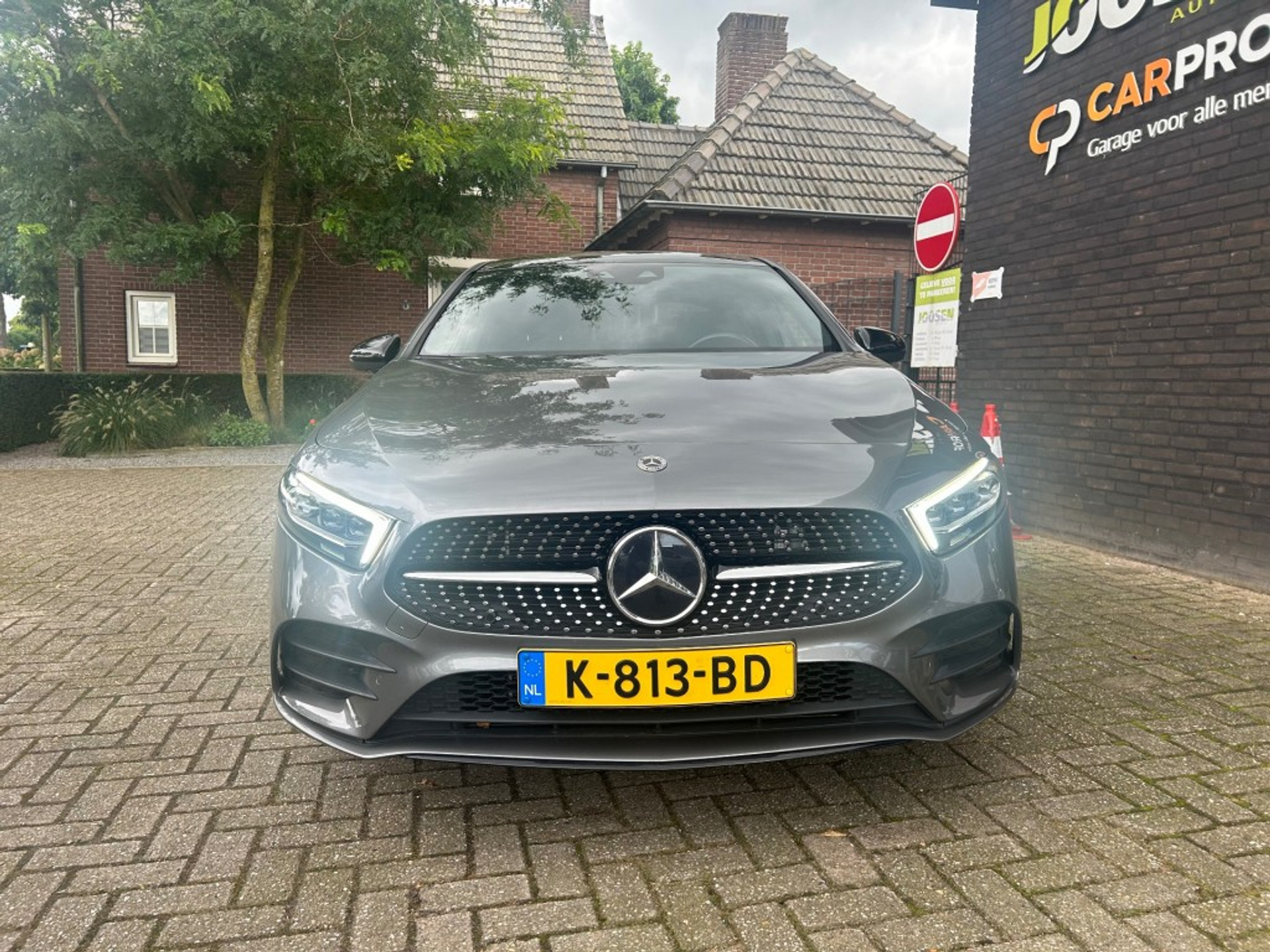 40212484-6.jpg