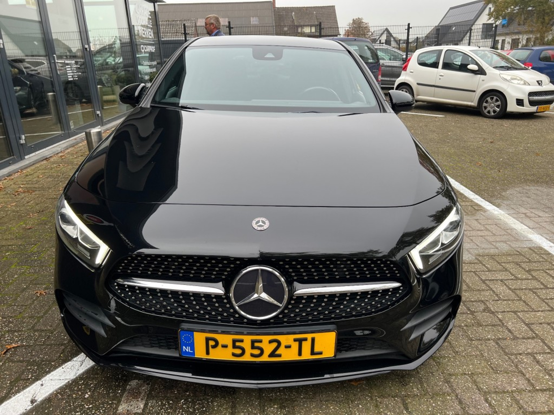 40869154-4.jpg