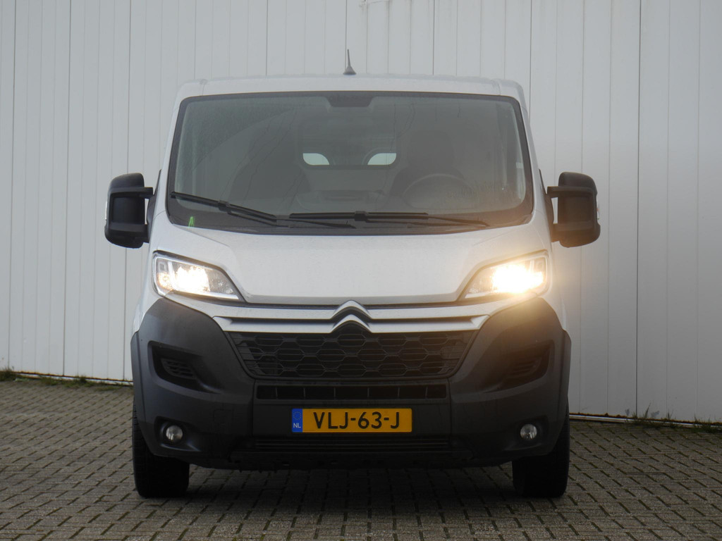 41079343-2.jpg