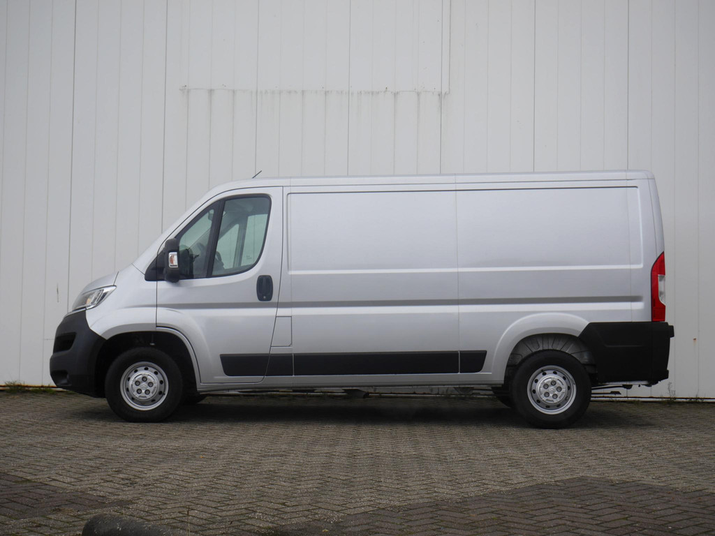 41079343-4.jpg