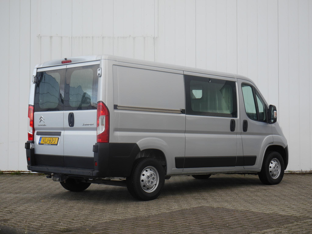 41079343-7.jpg