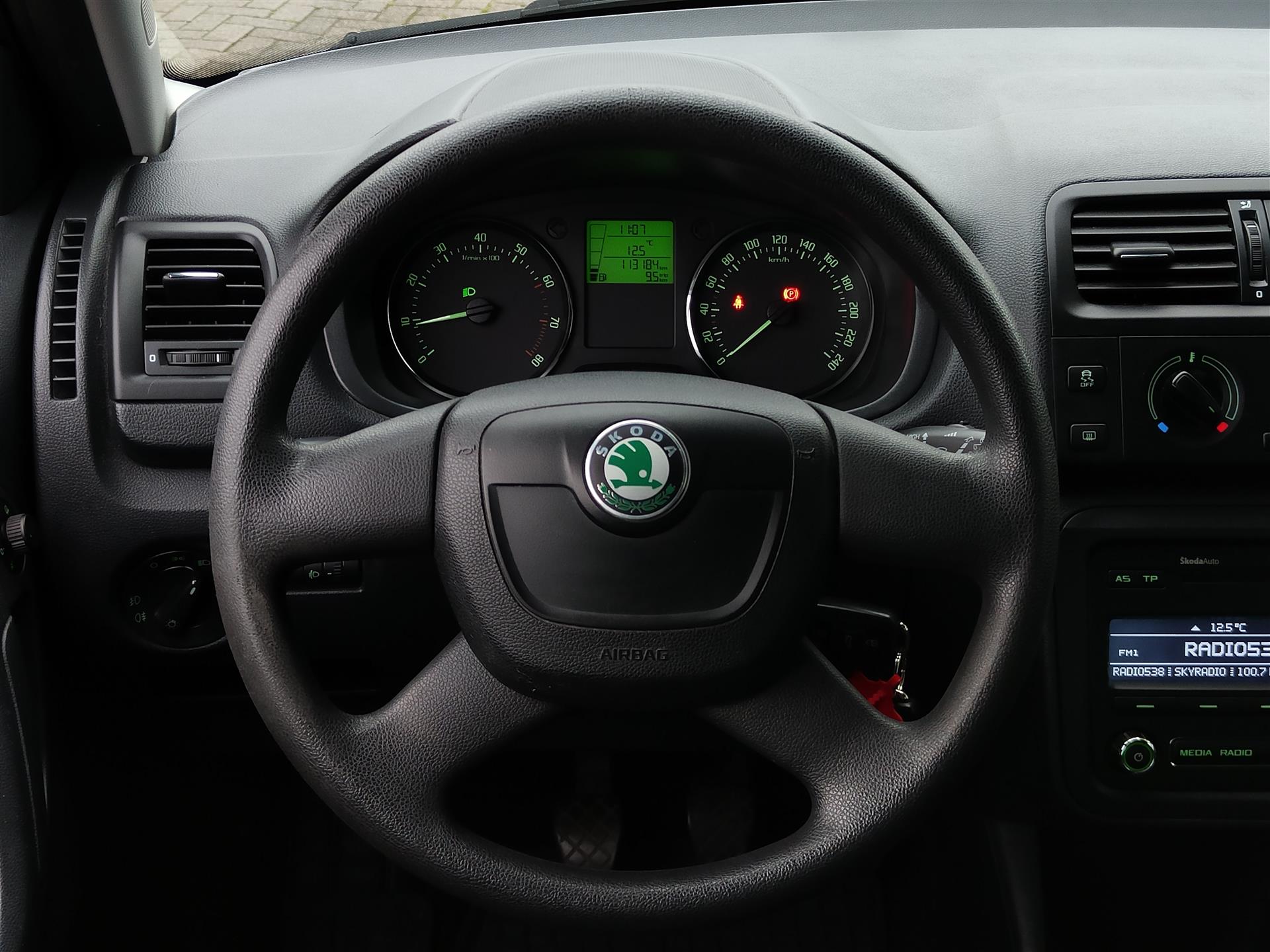 41639611-14.jpg