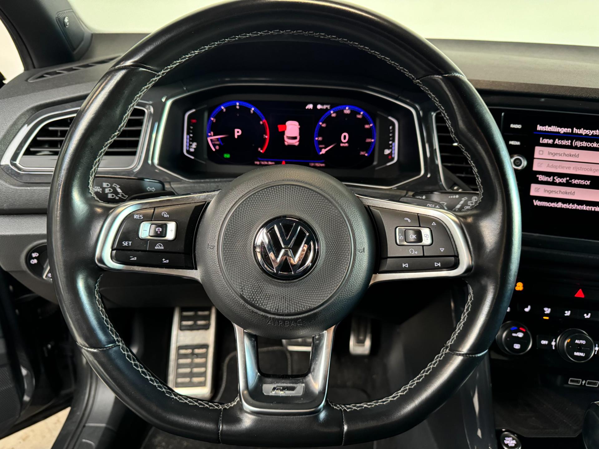 42296619-10.jpg