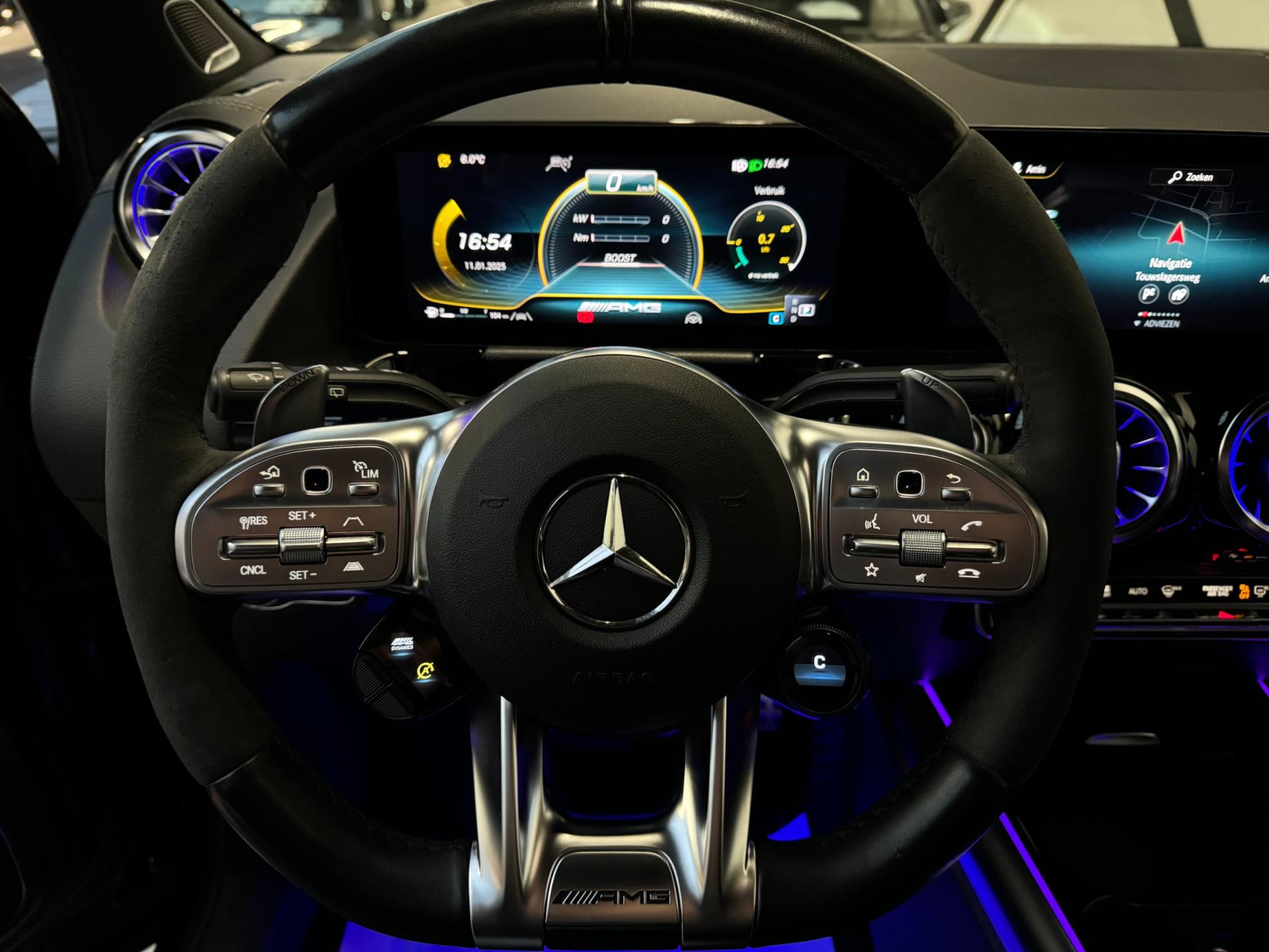42296669-11.jpg