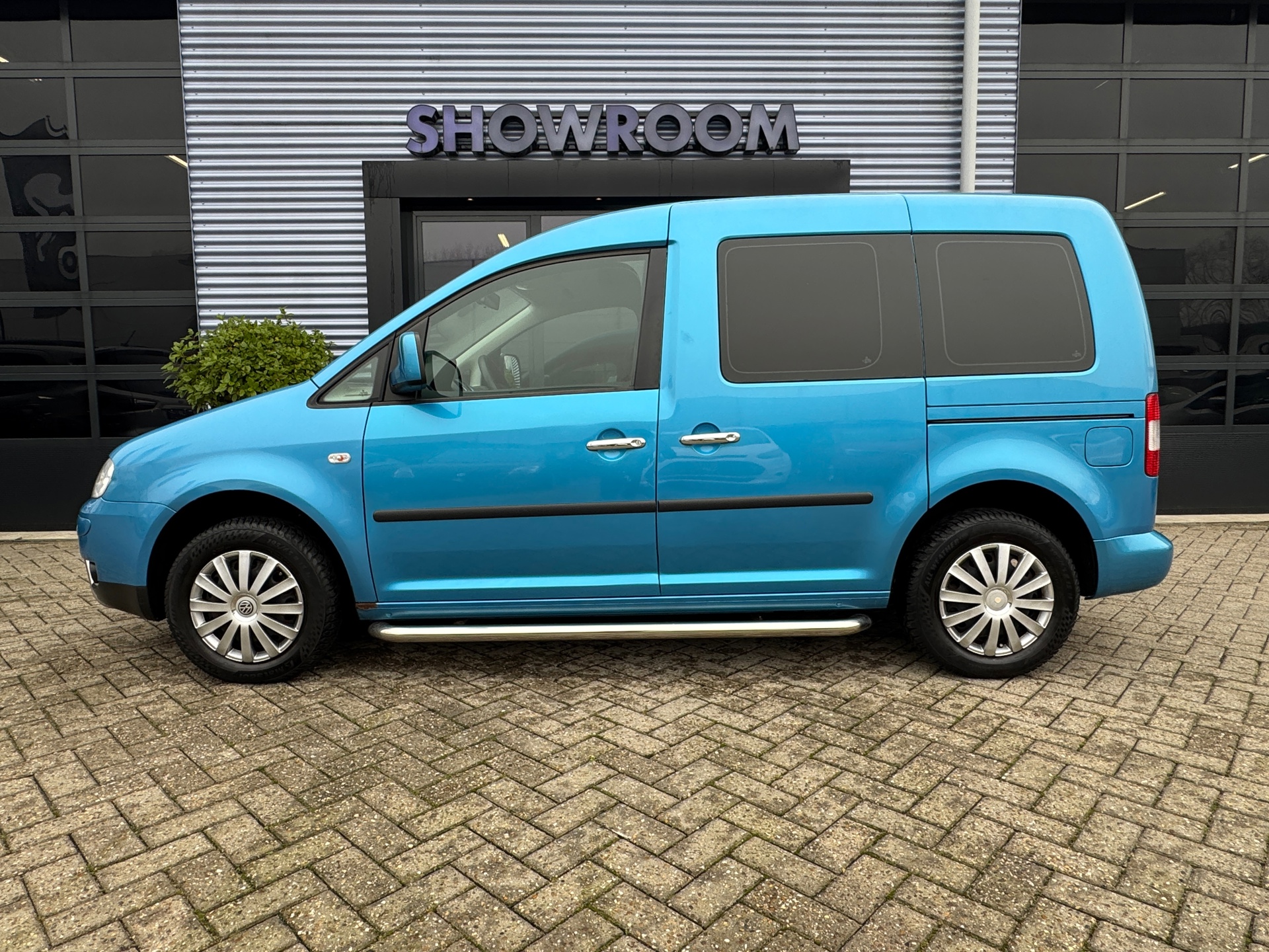 42309505-1.jpg
