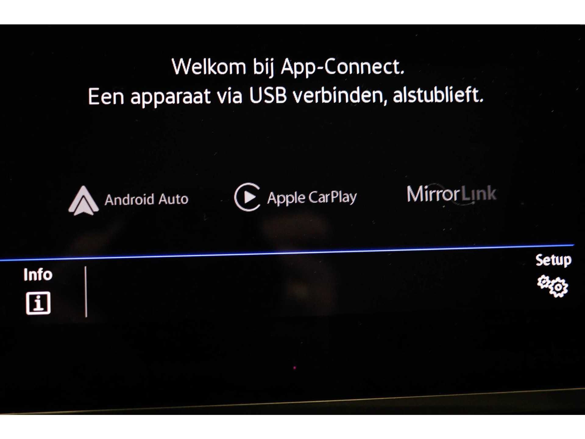 42438256-52.jpg
