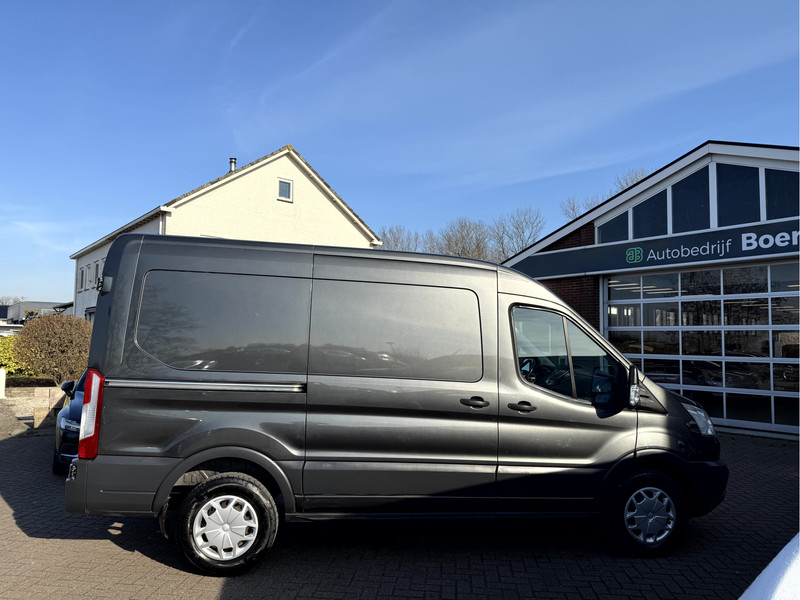 43035615-2.jpg