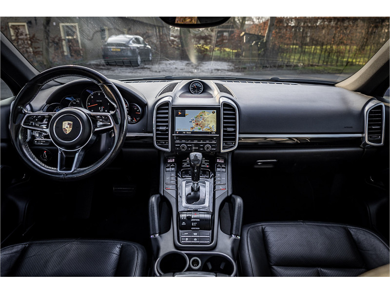 43245715-7.jpg