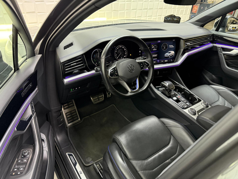 43595229-10.jpg