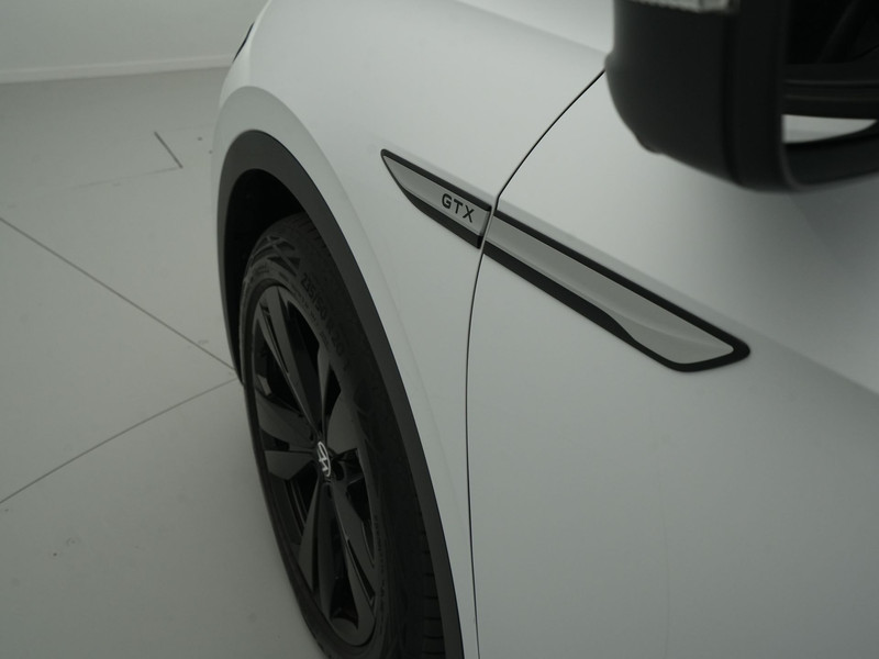 45115677-13.jpg