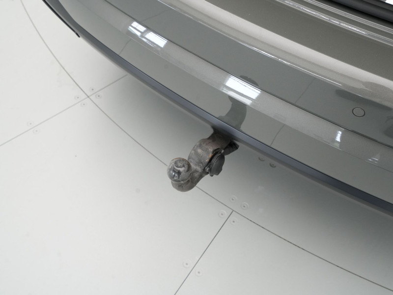 45218239-11.jpg