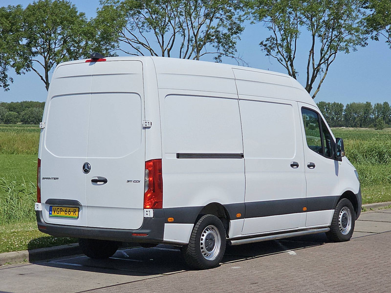 45971834-2.jpg