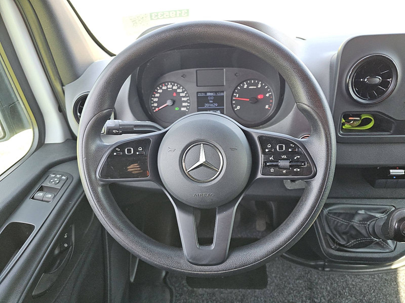 45971834-9.jpg