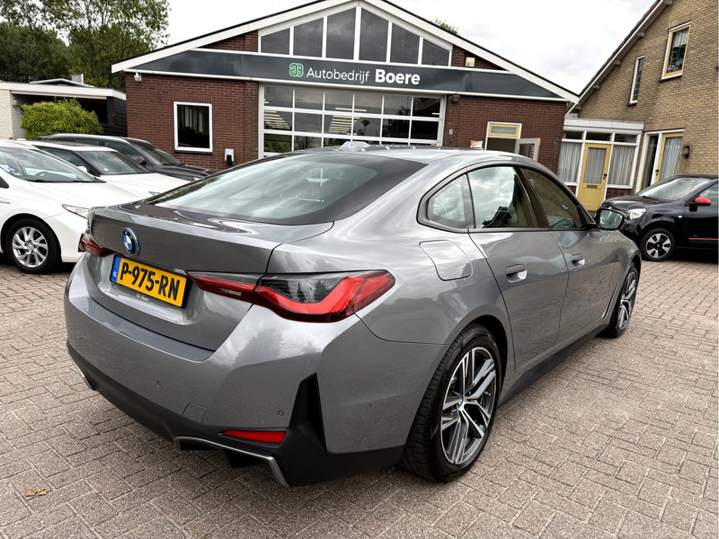 47253463-3.jpg