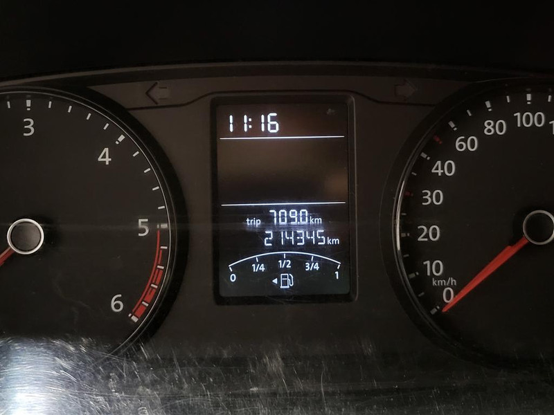 47279669-8.jpg