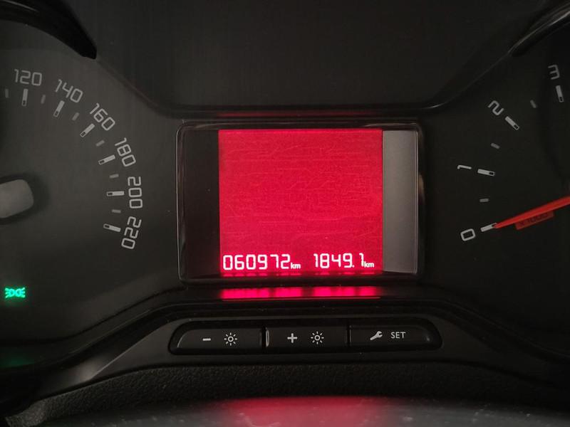 47325875-8.jpg