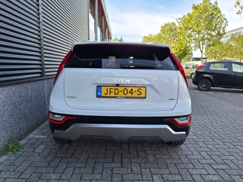 47344667-4.jpg