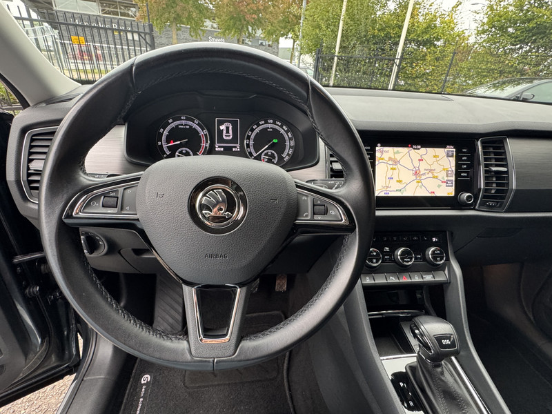 47398296-10.jpg