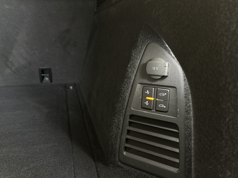 47509936-9.jpg