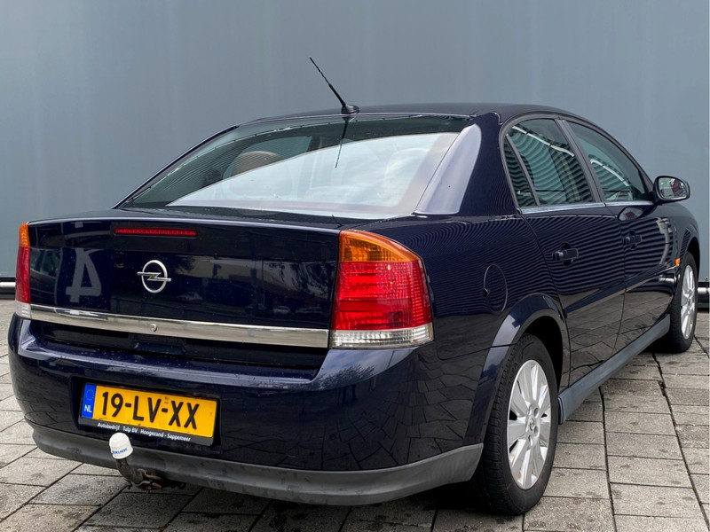 47738343-1.jpg