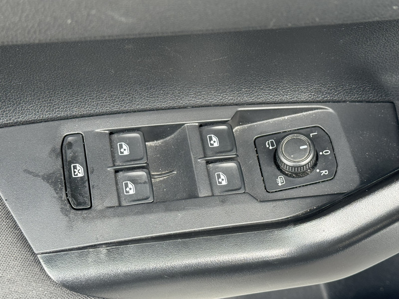 47920598-19.jpg