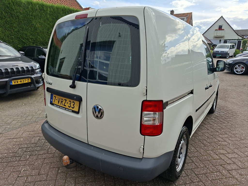 47966490-7.jpg