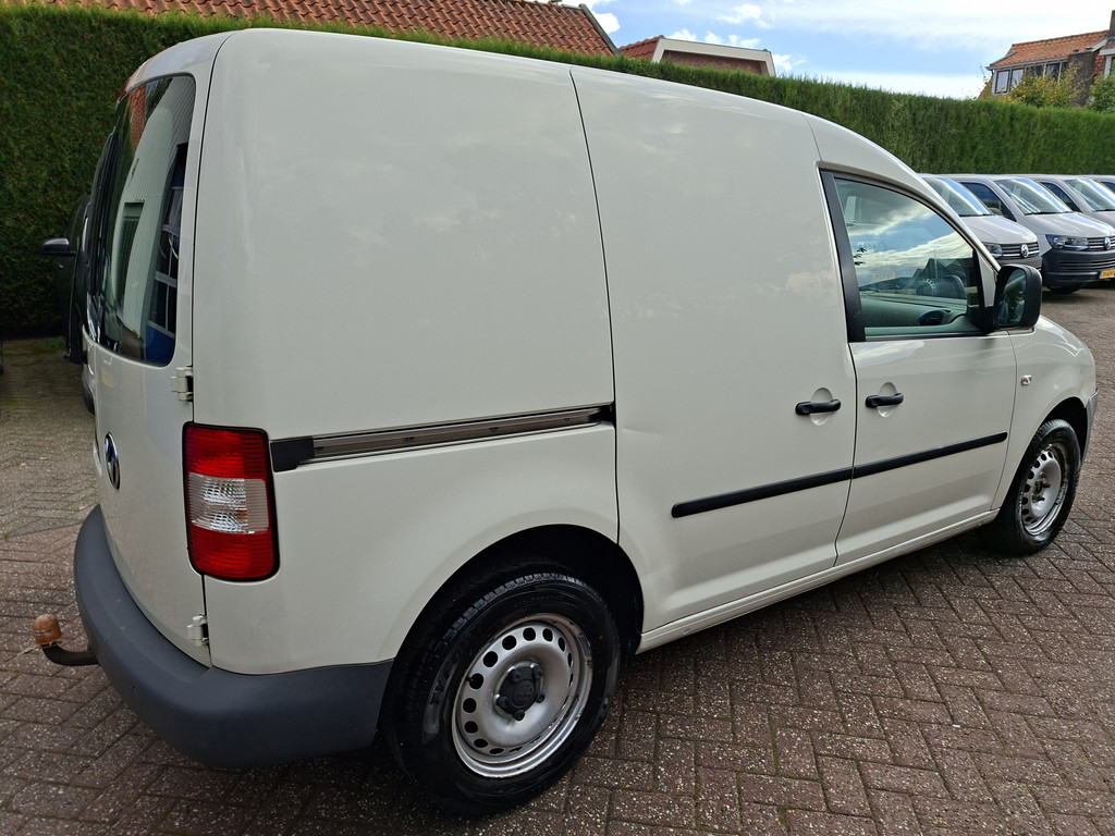 47966490-8.jpg