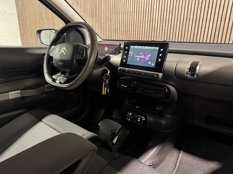 48089150-16.jpg