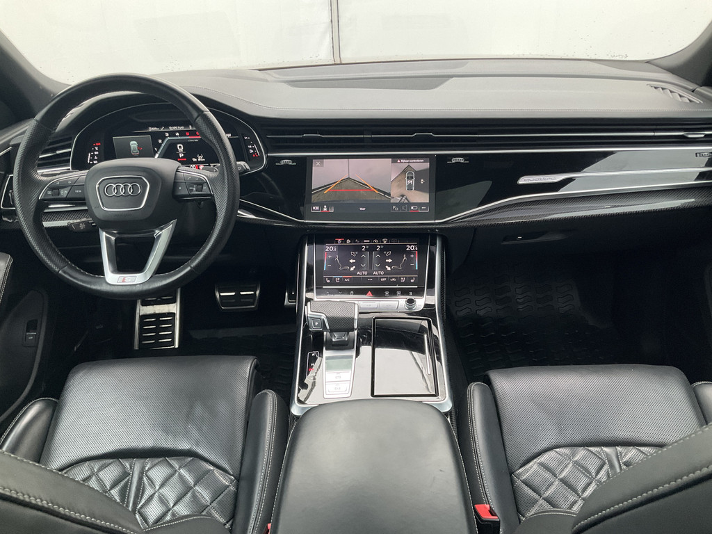 48111393-7.jpg