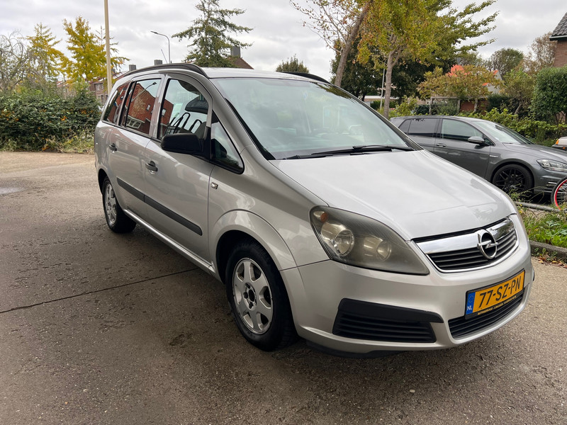 48259086-3.jpg