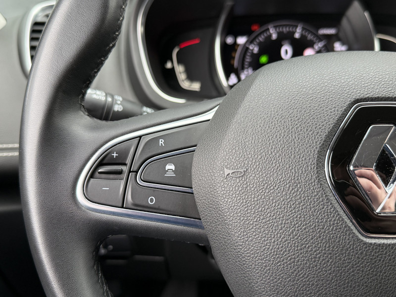 48302467-10.jpg