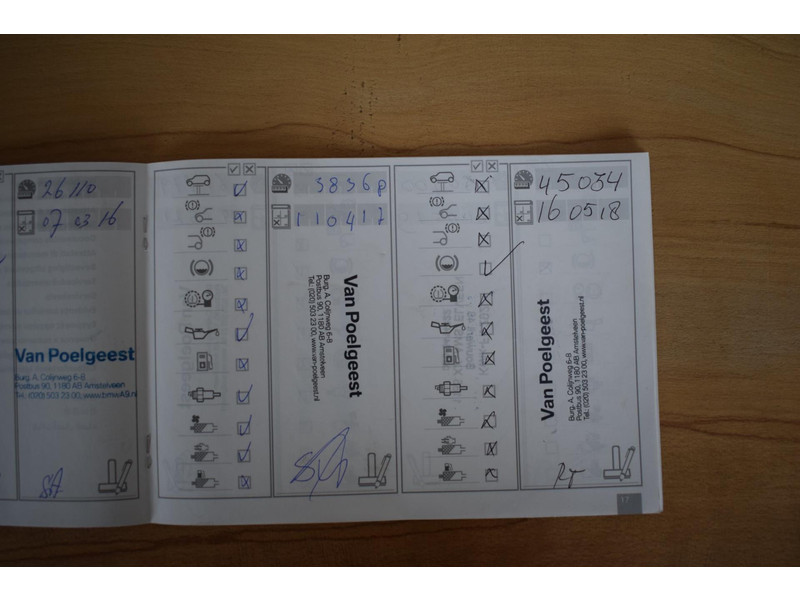 48349254-5.jpg
