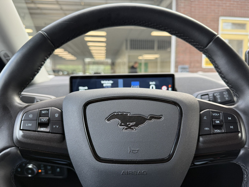 48485772-18.jpg