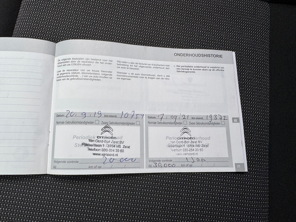 48495382-16.jpg
