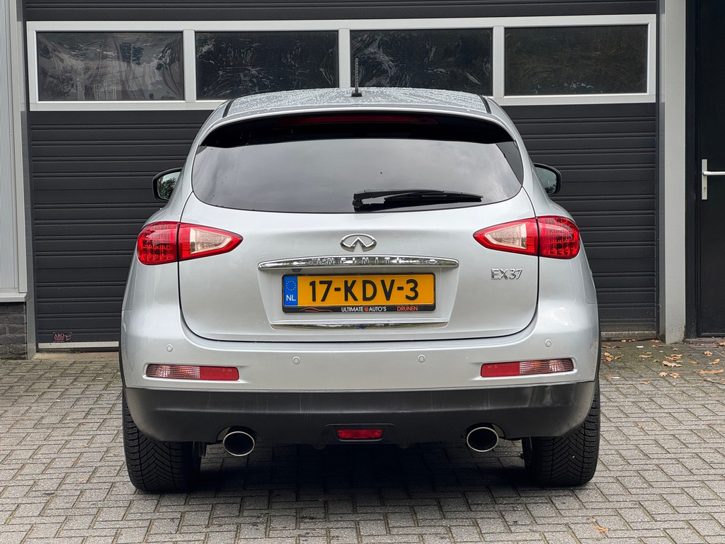 48538280-4.jpg