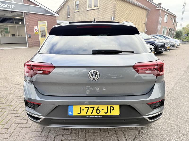48539349-14.jpg
