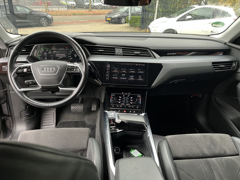 48561886-20.jpg