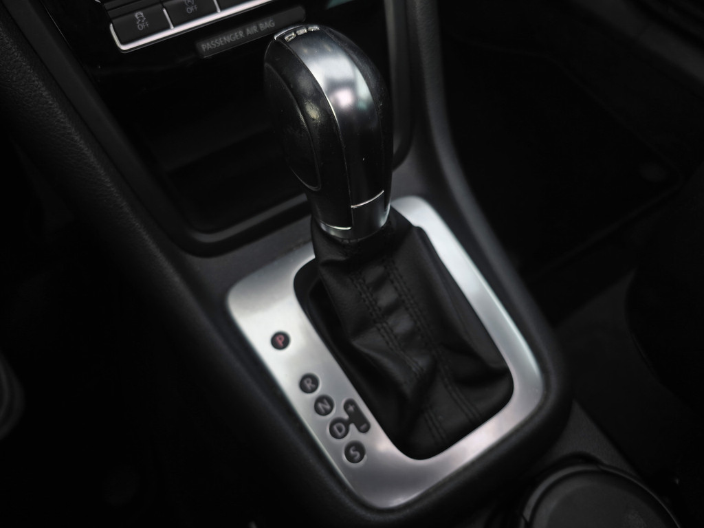 48587889-6.jpg
