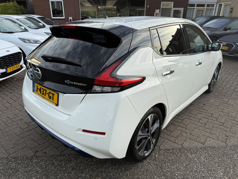 48591090-20.jpg