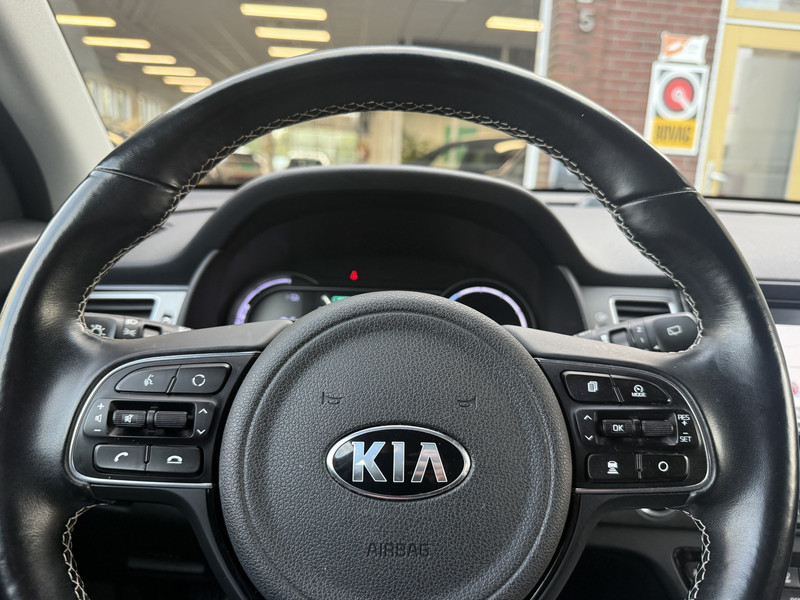 48591652-18.jpg