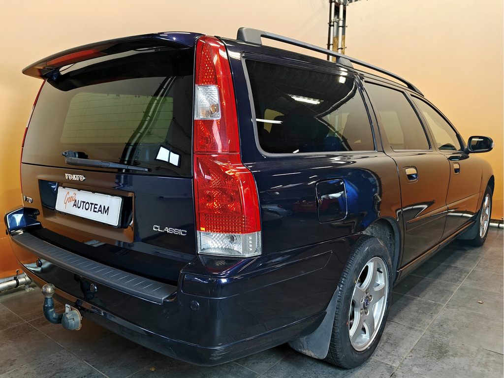 48630127-2.jpg