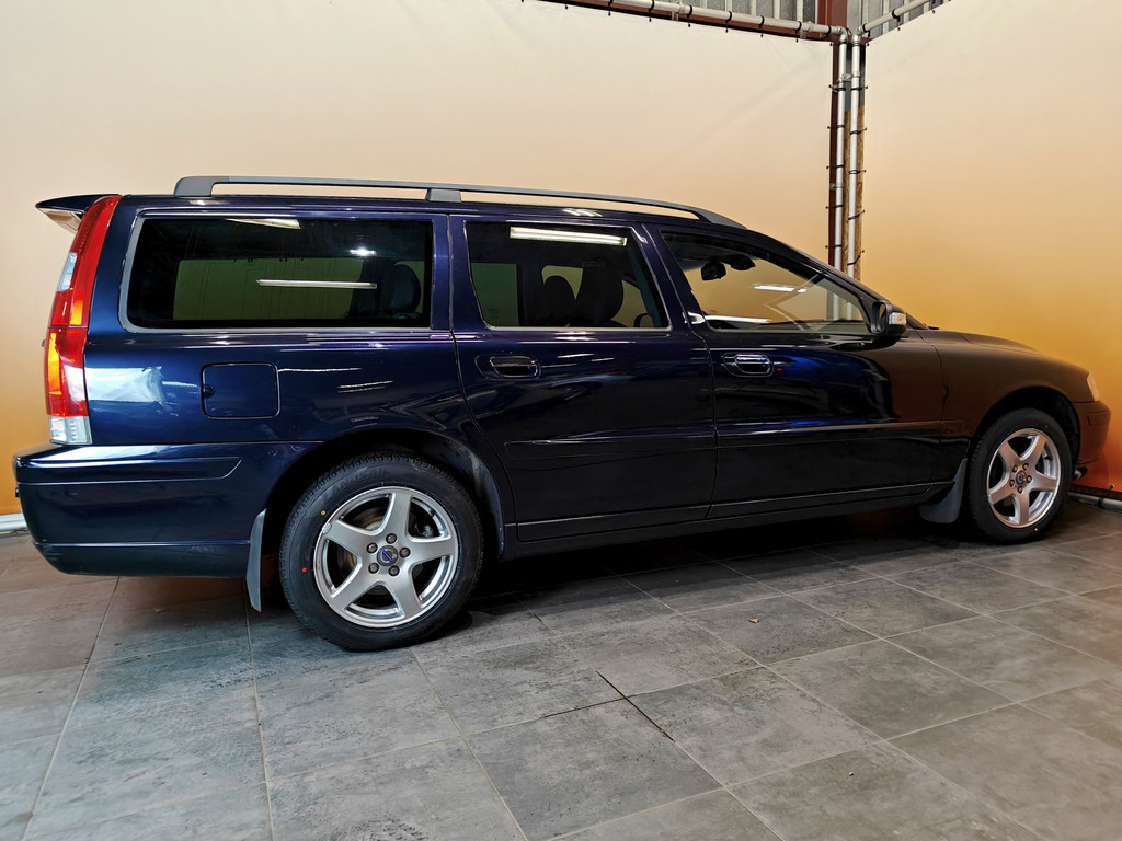 48630127-4.jpg