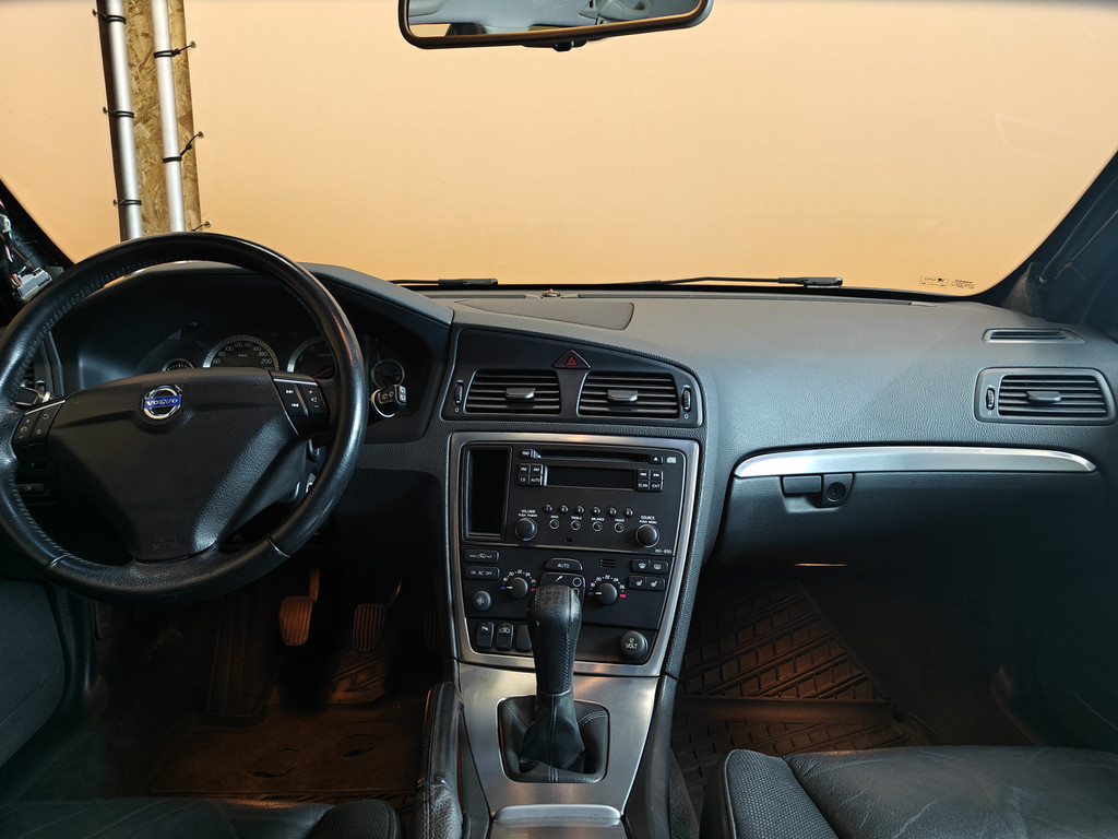 48630127-8.jpg