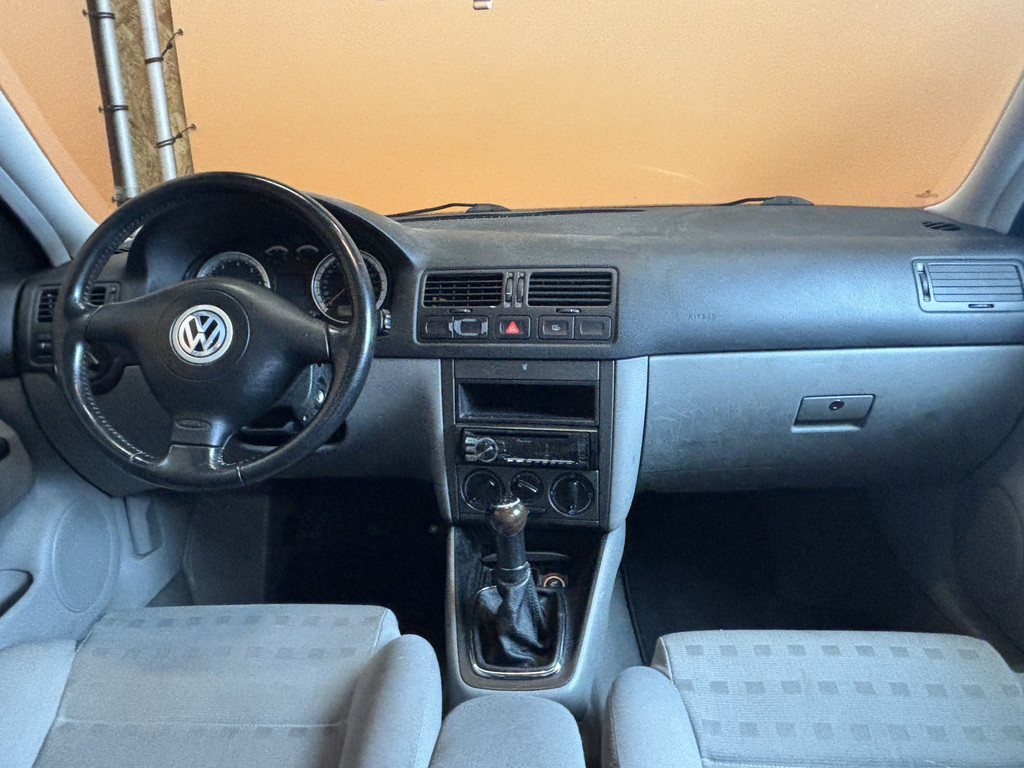 48630144-10.jpg