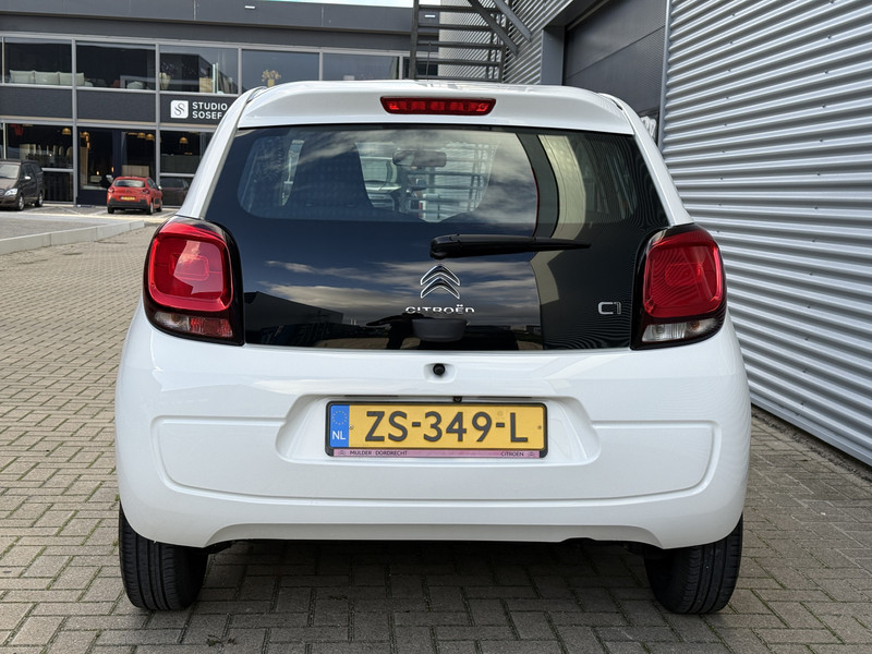 48651136-12.jpg
